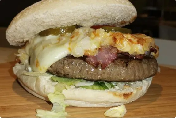 Burger Normand (Ketchup, Ognion cru)